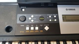 Yamaha PSR-E223 Piano