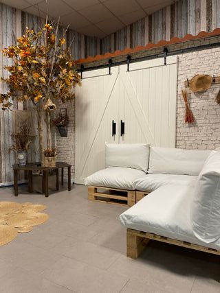 Chill out realizado con palets de madera natural