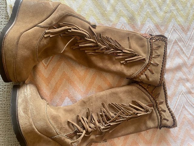 Botas de piel de chica (Nemonic)