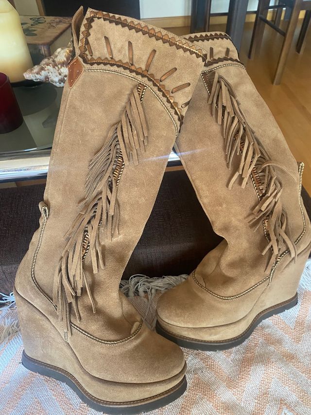 Botas de piel de chica (Nemonic)