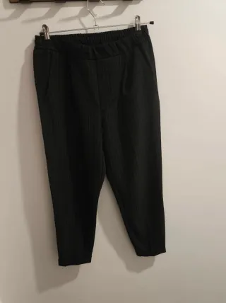 Pantalones negro grisaceo de Lefties