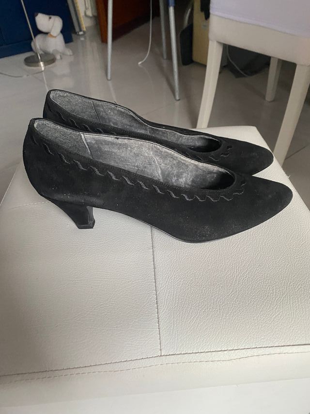Susy Venturi scarpe tacco basso eleganti nero 41