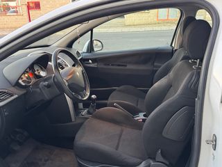 Peugeot 207 1.6 HDI 90 CV