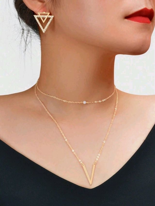 Conjunto de Collar y pendientes dorado