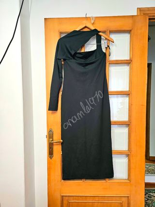 Vestido entallado asimétrico negro zara