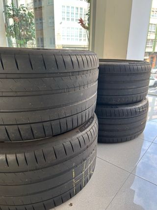 Juego neumáticos Mercedes Benz EQE