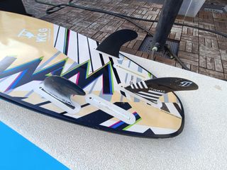 Tabla kitesurf strapless North