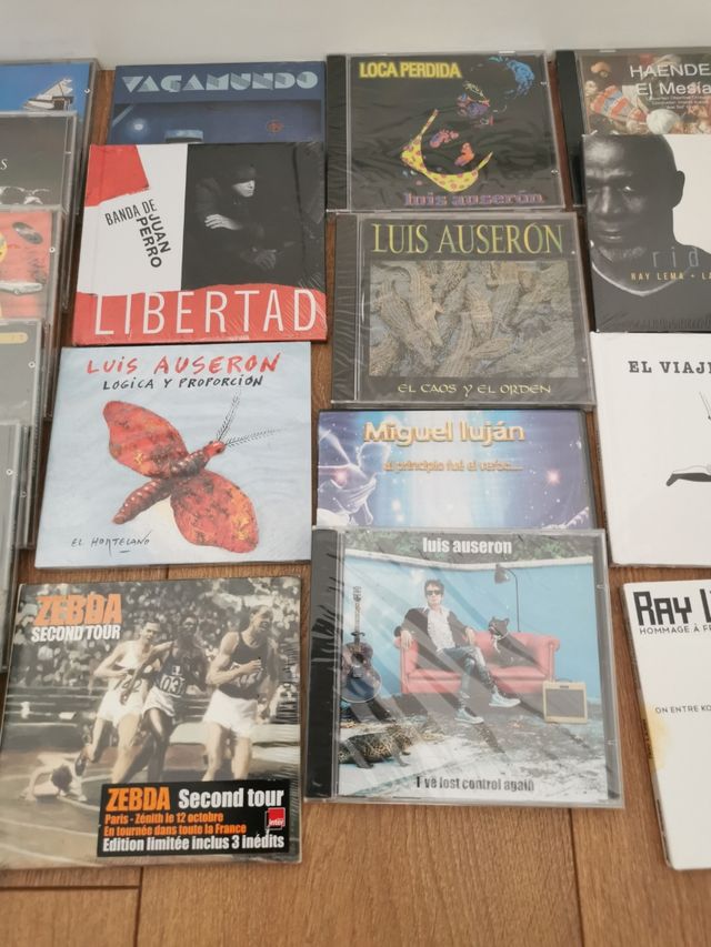 Lote CDs precintados
