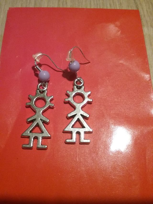 Pendientes bisutería muñeca