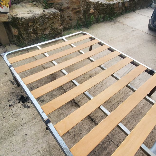 Somier con estructura metálica soldada