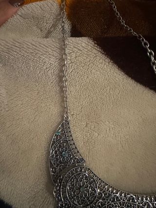 Collar plateado