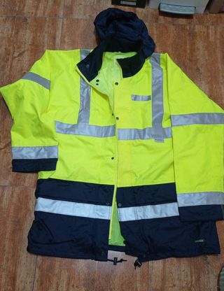 ROPA DE TRABAJO, a estrenar  XL
