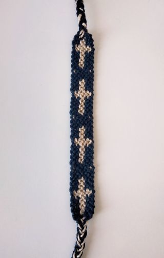 Bracciale croci beige e blu