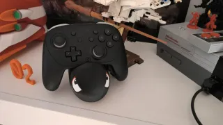 Soportes para mandos de consola.