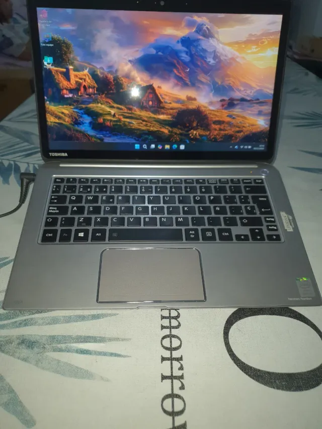 PORTATIL TOSHIBA KIRA i7 pulgadas