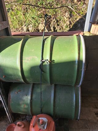 Bidones alimentarios y más material apícola