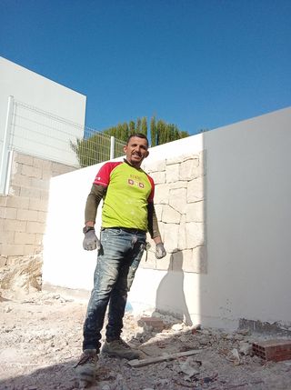 Oficial albañil alicatados reformas