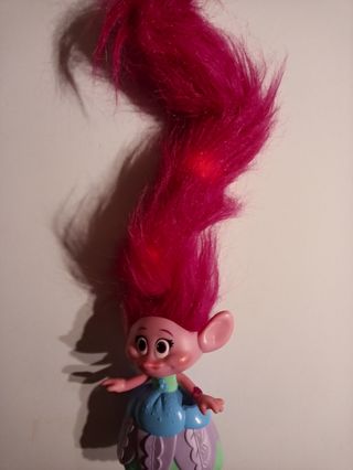 Muñeca Troll's Poppy melena musical
