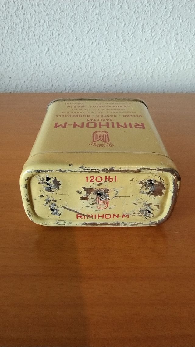 Antigua caja metálica de tabletas Rinihon-M (1960)