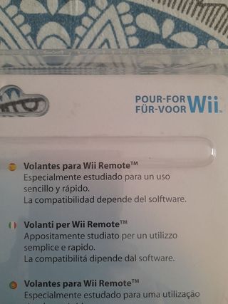 PRECINTADO.Juego wii-U:Mad Tracks+2 Volantes NUEVO