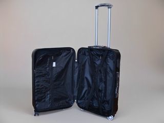 1 Maleta Mediana 20 kg Nueva  Negra 30€