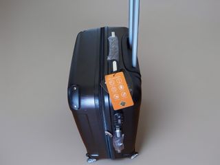 1 Maleta Mediana 20 kg Nueva  Negra 30€