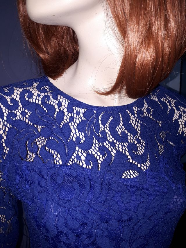 Vestido de renda bonito e elegante