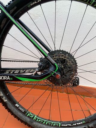 Bicicleta mtb carbono Stevens sonora