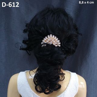 Peineta dorada Novia Fiesta Perlas pedreria