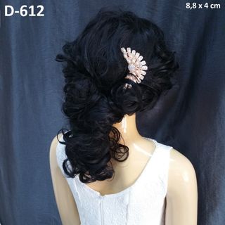 Peineta dorada Novia Fiesta Perlas pedreria