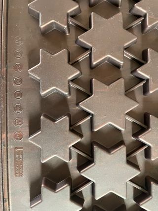 Molde de silicona para galletas navideñas.