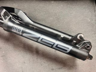 RockShox ZEB RC2 29" 180mm 1.8"