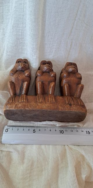 Figura de madera tallada "Monos de Sabiduría"