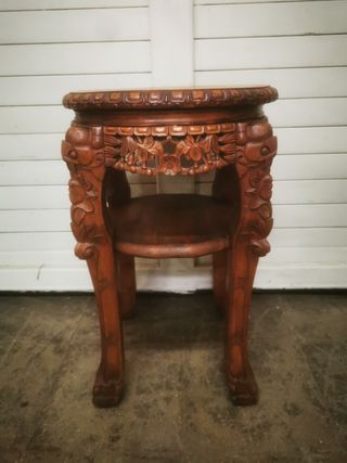 Mesa. Auxiliar. Peana... Antigua