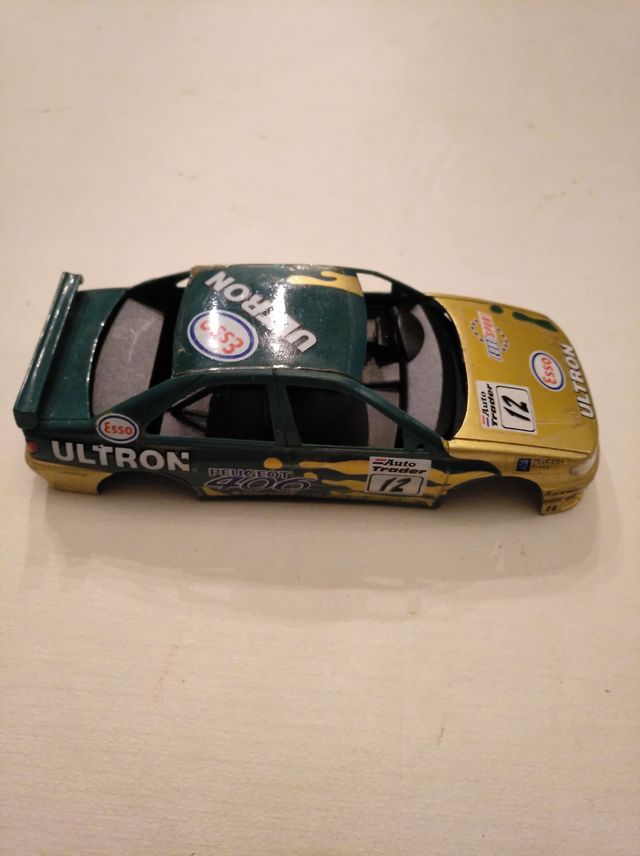 Scalextric: carrocería Peugeot SRS 2