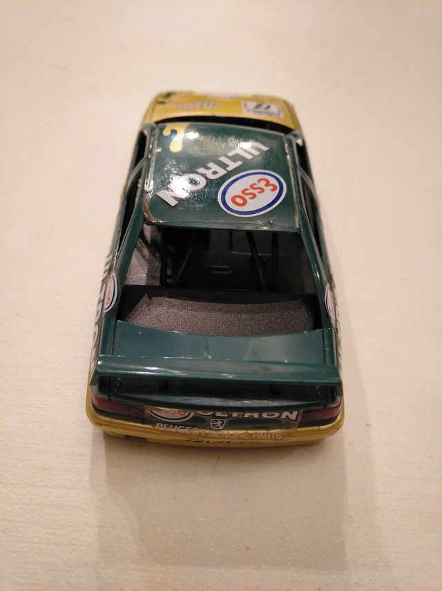 Scalextric: carrocería Peugeot SRS 2