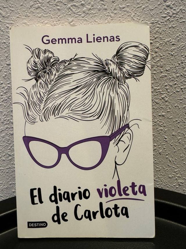 El diario violeta de Carlota