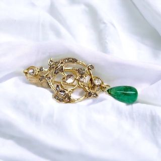 broche-musical-esmeralda-diamantes-oro