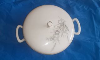 Piezas Bidasoa. Bandeja, sopera, salsera