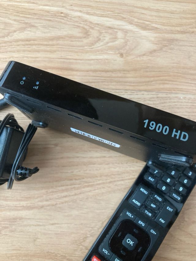 Receptor satelite Iris 1900 HD caducado