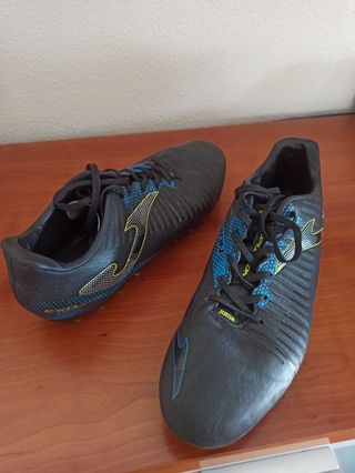 Botas de fútbol