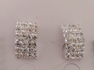 CONJUNTO DE GARGANTILLA Y PENDIENTES