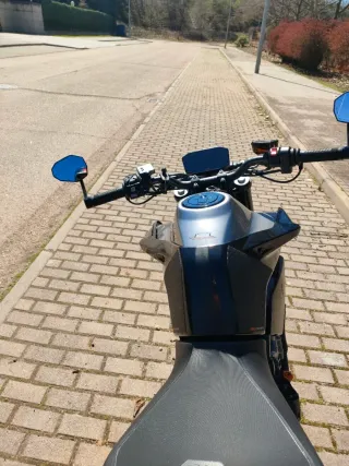 MOTO KTM DUKE 790