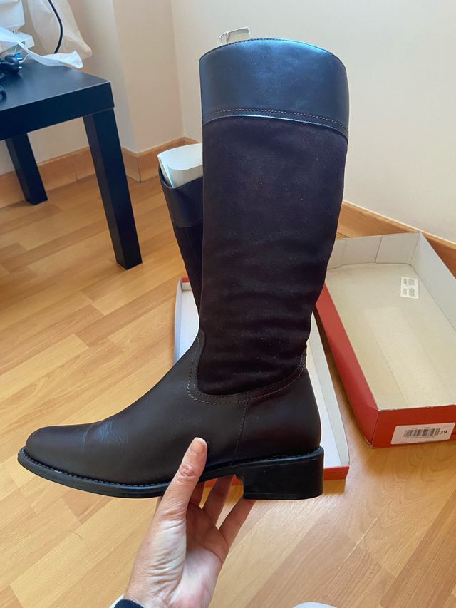 Botas de piel y ante