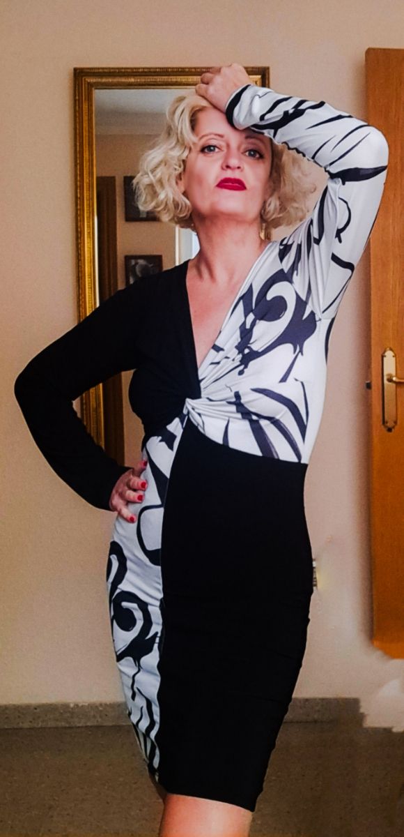 Vestido blanco y negro