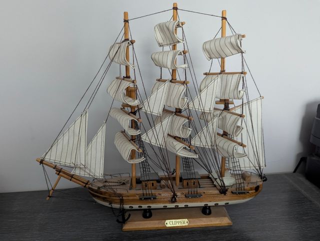 Modello di barca in legno