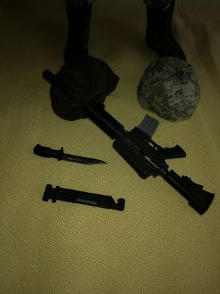 Figura soldado moderno gama bbi 30 centímetros