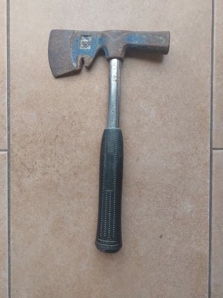 Hacha de encofrador