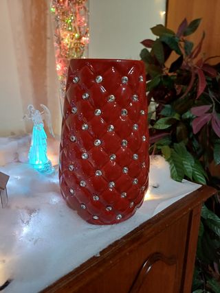 Vaso rosso lucido con strass. 