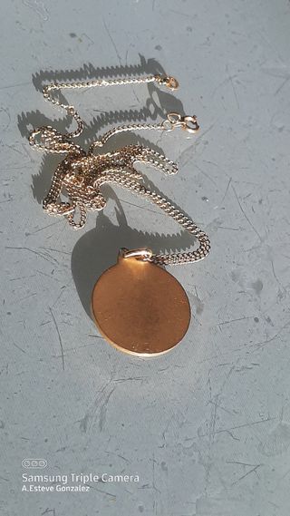 Medalla Virgen de Monserrat con cadena